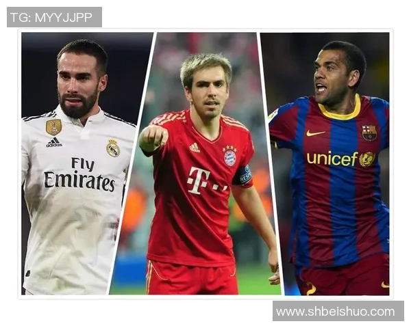 足球明星抱胸动作展现自信与风度引发球迷热议与模仿潮流