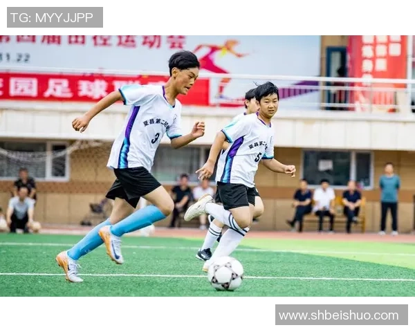 足球明星情侣搭档全景展示带你领略绿茵场上的浪漫与激情 足球明星情侣搭档全景展示带你领略绿茵场上的浪漫与激情